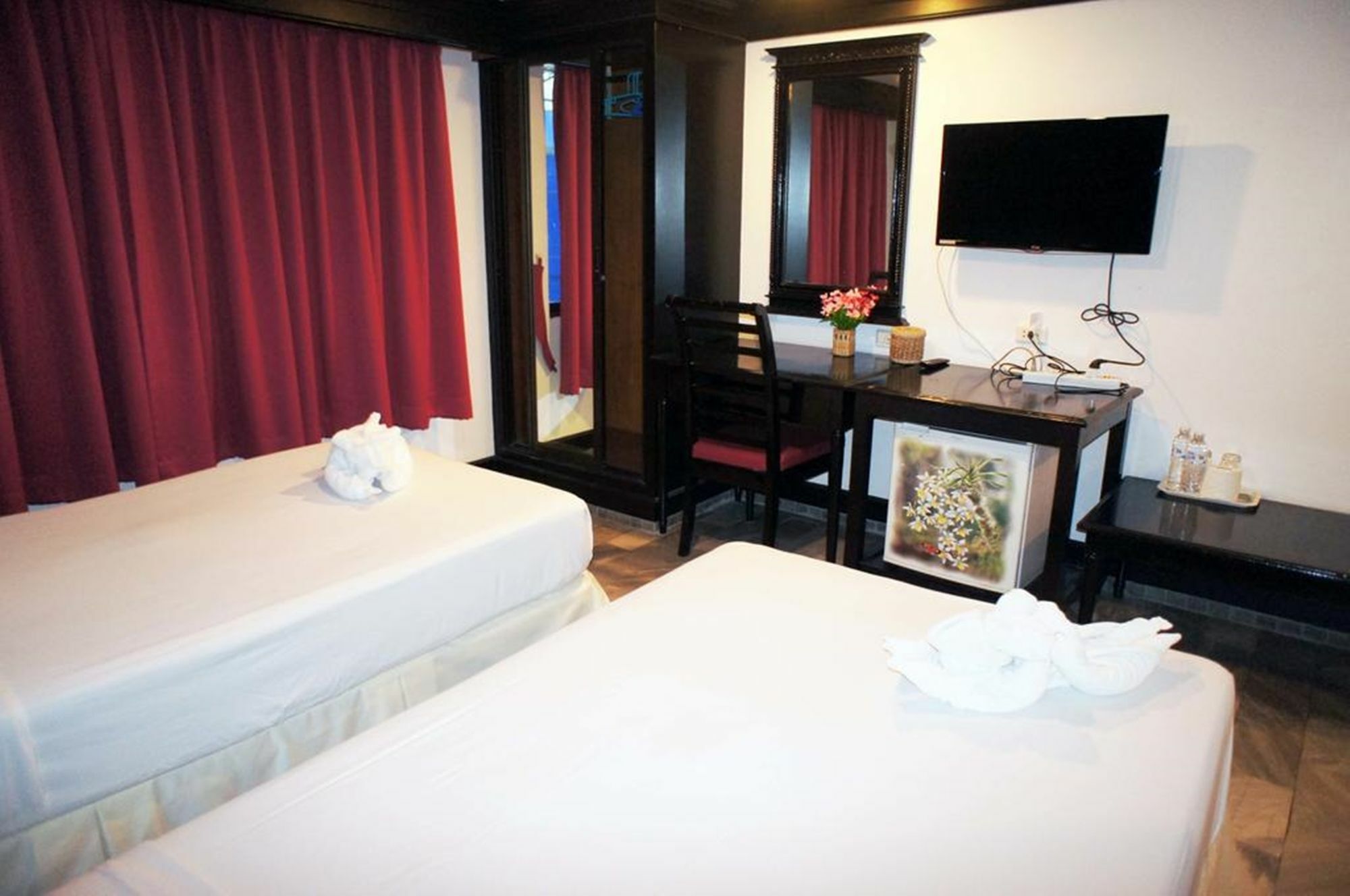 Patong Holiday Dream Hotel Bagian luar foto