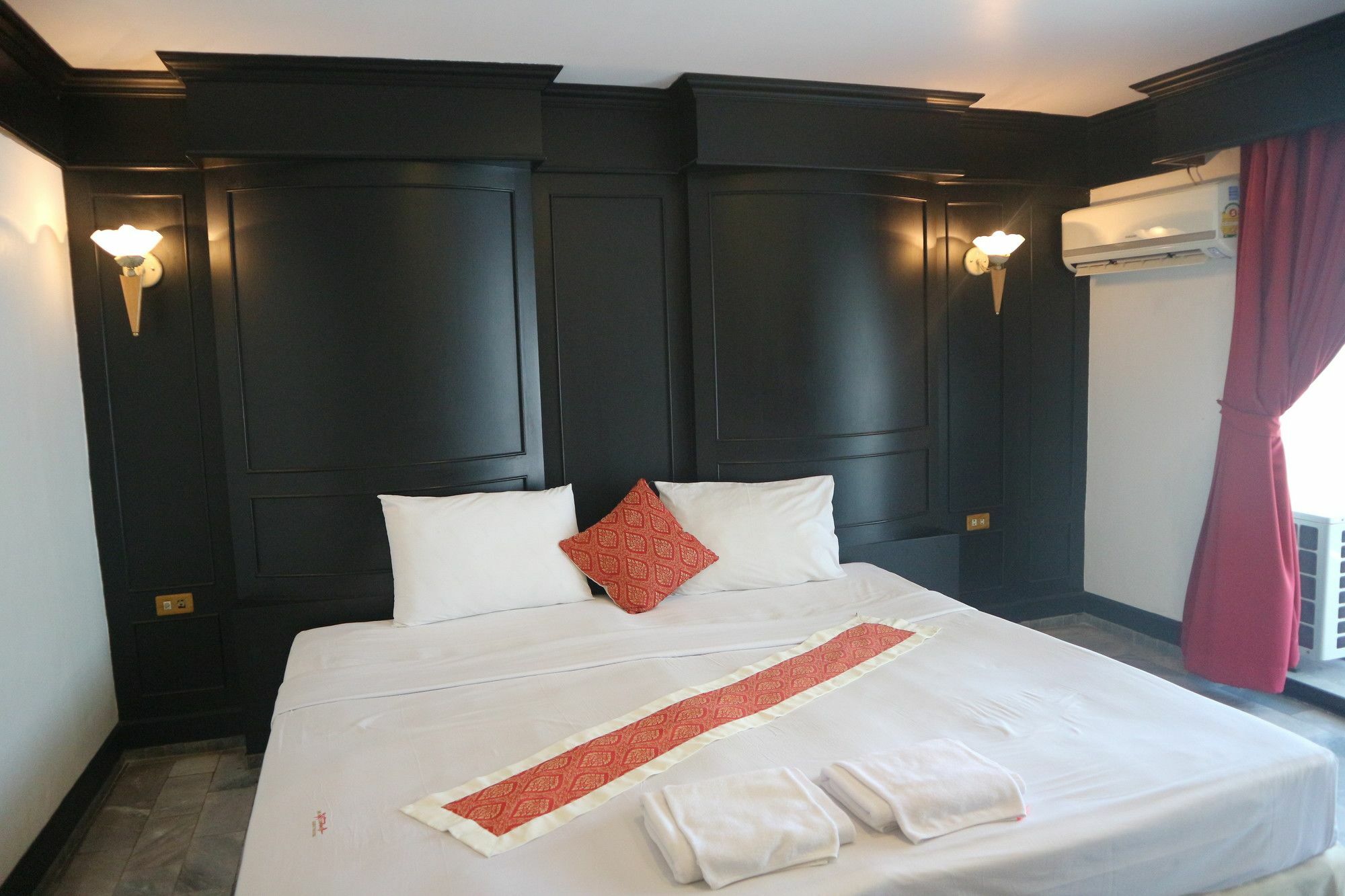 Patong Holiday Dream Hotel Bagian luar foto
