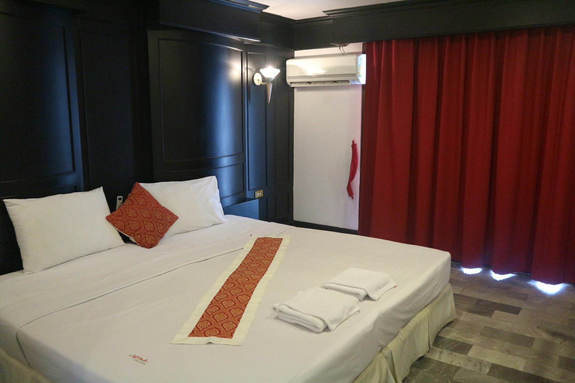 Patong Holiday Dream Hotel Bagian luar foto